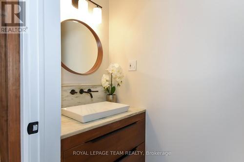 828 Kingsmere Avenue, Ottawa, ON - Indoor Photo Showing Bathroom