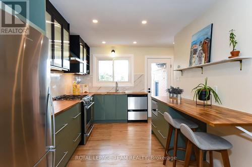 828 Kingsmere Avenue, Ottawa, ON - Indoor Photo Showing Kitchen With Upgraded Kitchen