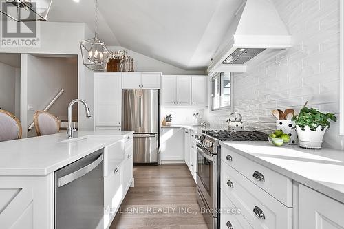 4524 Longmoor Drive, Burlington, ON - Indoor Photo Showing Kitchen With Stainless Steel Kitchen With Upgraded Kitchen