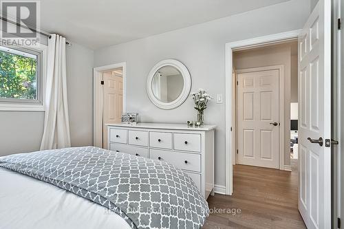 4524 Longmoor Drive, Burlington, ON - Indoor Photo Showing Bedroom