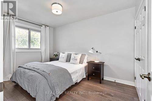 4524 Longmoor Drive, Burlington, ON - Indoor Photo Showing Bedroom