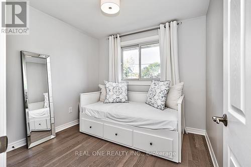 4524 Longmoor Drive, Burlington, ON - Indoor Photo Showing Bedroom