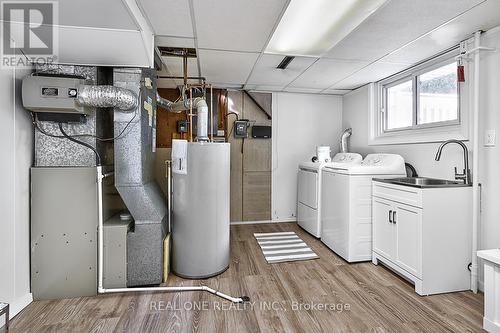 4524 Longmoor Drive, Burlington, ON - Indoor Photo Showing Laundry Room