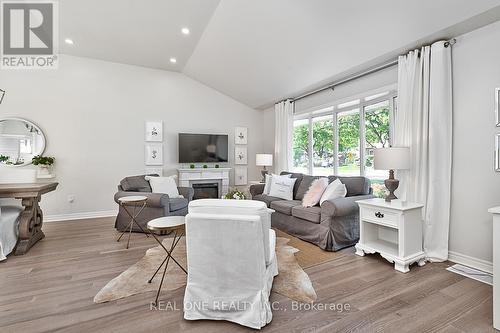 4524 Longmoor Drive, Burlington, ON - Indoor Photo Showing Living Room With Fireplace