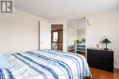 6127 Cheega Court, Mississauga, ON - Indoor Photo Showing Bedroom