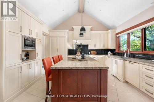 1100 Haydonbridge Court, Mississauga, ON - Indoor Photo Showing Kitchen