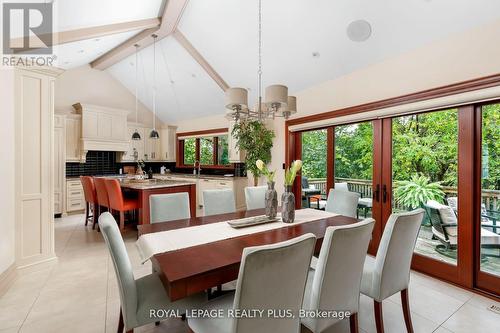 1100 Haydonbridge Court, Mississauga, ON - Indoor Photo Showing Dining Room