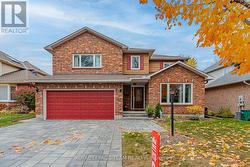 82 HANSEN AVENUE  Ottawa, ON K2K 2L7