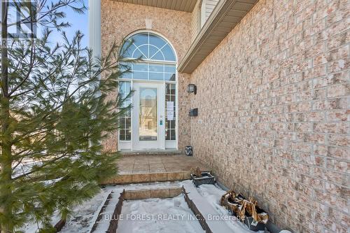 687 Sprucewood Drive, London, ON - Outdoor