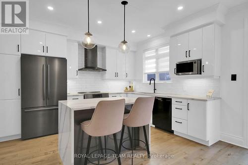 400 Berkley Avenue, Ottawa, ON - Indoor Photo Showing Kitchen With Upgraded Kitchen