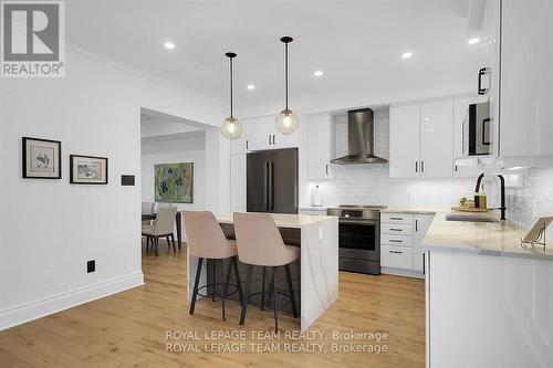 400 Berkley Avenue, Ottawa, ON - Indoor Photo Showing Kitchen With Upgraded Kitchen