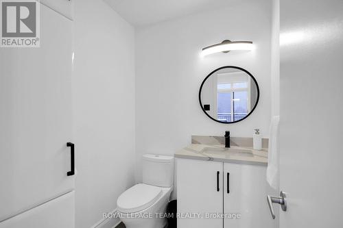 Renovated 2nd floor powder room - 400 Berkley Avenue, Ottawa, ON - Indoor Photo Showing Bathroom