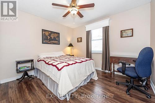 35 Neuchatel Place, Mississauga, ON - Indoor Photo Showing Bedroom