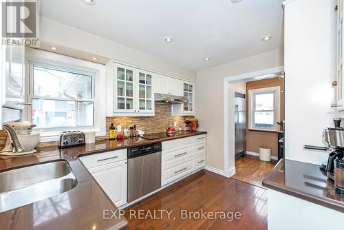 35 Neuchatel Place, Mississauga, ON - Indoor Photo Showing Kitchen With Double Sink