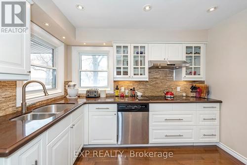 35 Neuchatel Place, Mississauga, ON - Indoor Photo Showing Kitchen With Double Sink