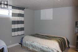 Large basement 5th bedroom - 