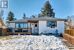 484 Queen Charlotte Road SE  Calgary, AB T2J 4H7