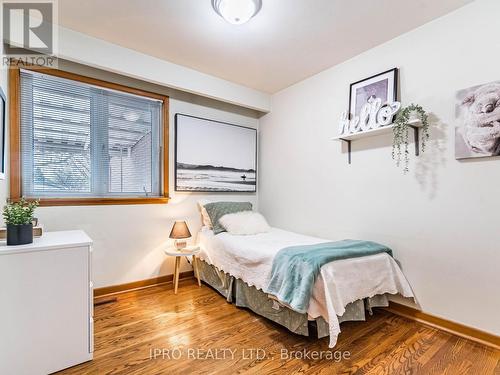 3293 Havenwood Drive, Mississauga, ON - Indoor Photo Showing Bedroom