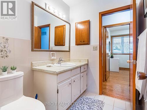 3293 Havenwood Drive, Mississauga, ON - Indoor Photo Showing Bathroom