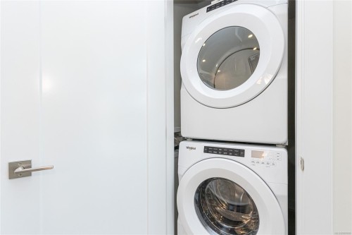 505-924 Jenkins Ave, Langford, BC - Indoor Photo Showing Laundry Room