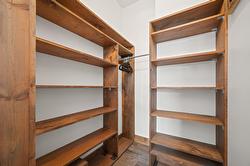 Walk-in closet - 