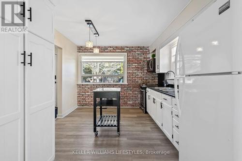 67 Britannia Avenue, London, ON - Indoor Photo Showing Kitchen