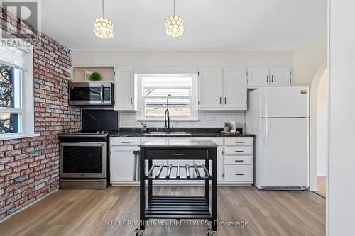 67 Britannia Avenue, London, ON - Indoor Photo Showing Kitchen