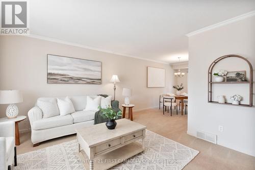 83 Tweed Crescent, London, ON - Indoor Photo Showing Living Room