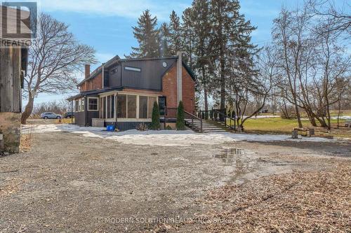 3015 Dundas Street, Burlington, ON - Outdoor