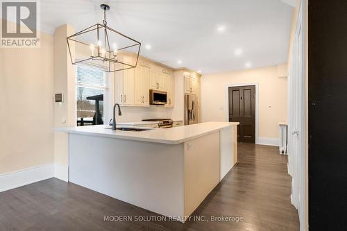 3015 Dundas Street, Burlington, ON - Indoor Photo Showing Kitchen With Upgraded Kitchen