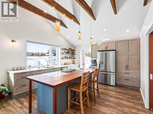 84 Orion Crescent, Whitehorse North, YT - Indoor Photo Showing Kitchen