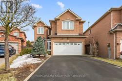 1520 ROSEBANK COURT  Mississauga, ON L5M 5M7