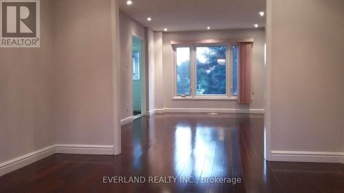 4101 Loyalist Drive, Mississauga, ON - Indoor Photo Showing Other Room