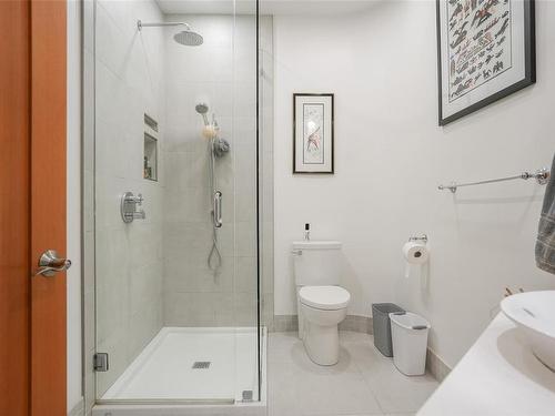 300 Main St, Tofino, BC 