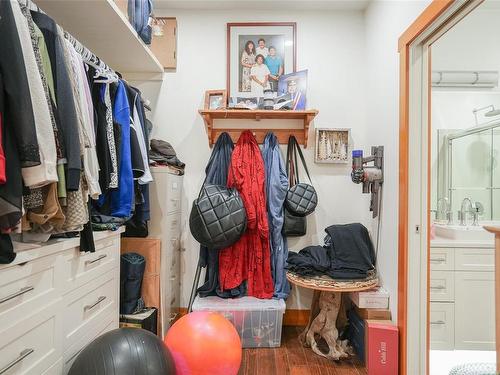 300 Main St, Tofino, BC 