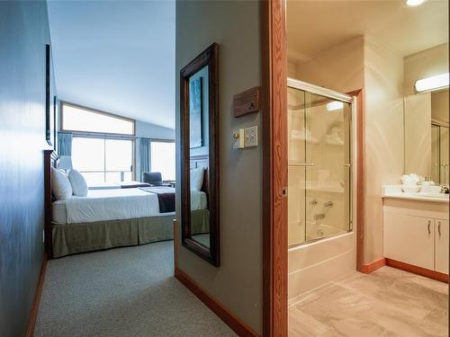 300 Main St, Tofino, BC 
