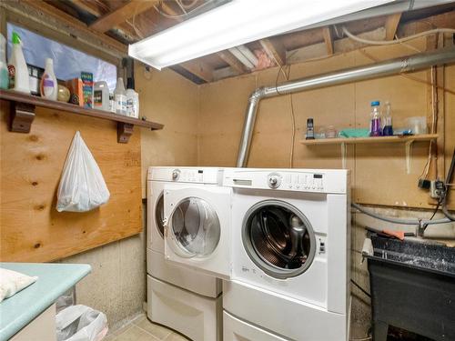 126 Sun Valley Drive, Winnipeg, MB - Indoor Photo Showing Laundry Room