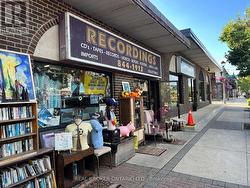 112 KERR STREET  Oakville, ON L6K 3A5