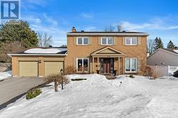 13 CATALINA DRIVE  Ottawa, ON K2H 7X2