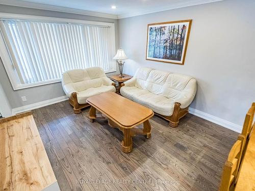 179 Laurentian Drive, Kitchener, ON - Indoor Photo Showing Living Room