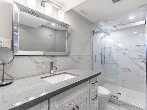 179 Laurentian Drive, Kitchener, ON - Indoor Photo Showing Bathroom