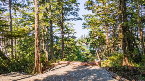 392 Reef Point Rd, Ucluelet, BC 