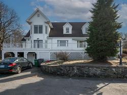 2 Torrington Drive  Halifax, NS B3M 1Y2