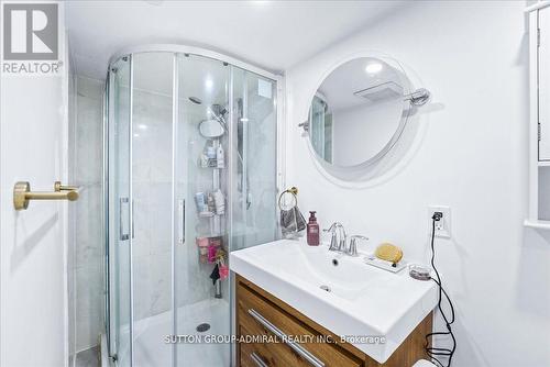 2840 Tradewind Drive, Mississauga, ON - Indoor Photo Showing Bathroom