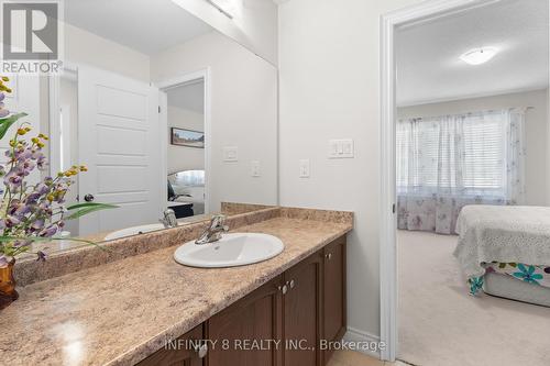 7673 Hackberry Trail, Niagara Falls (Brown), ON - Indoor Photo Showing Bathroom