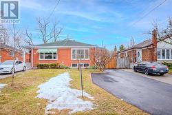 3515 ASHCROFT CRESCENT  Mississauga, ON L5C 2E6