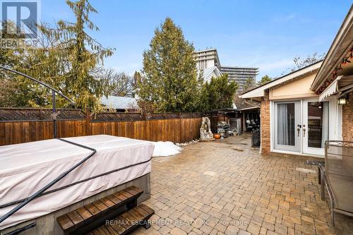 1045 Bloor Street, Mississauga, ON - Outdoor