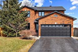 2135 CHRISDON ROAD  Burlington, ON L7M 3S4