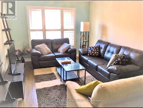 3744 Althorpe Circle, Mississauga, ON - Indoor Photo Showing Living Room