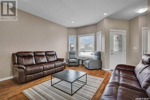 510 Senick Crescent, Saskatoon, SK - Indoor Photo Showing Living Room